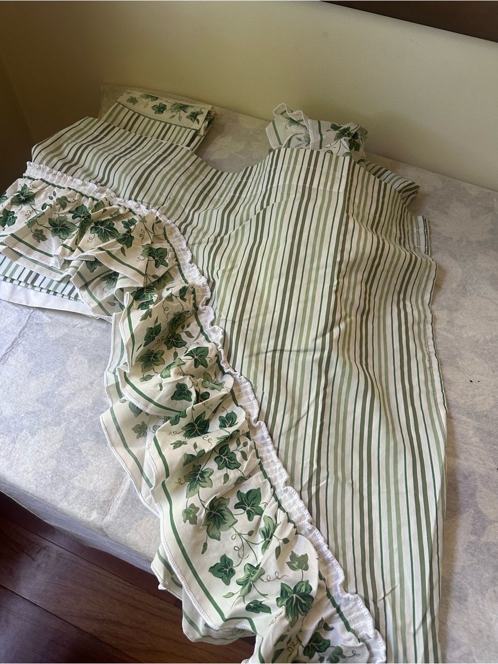 Green Ivy Border Printed Curtain Panels and Valences - Picture 5 of 6